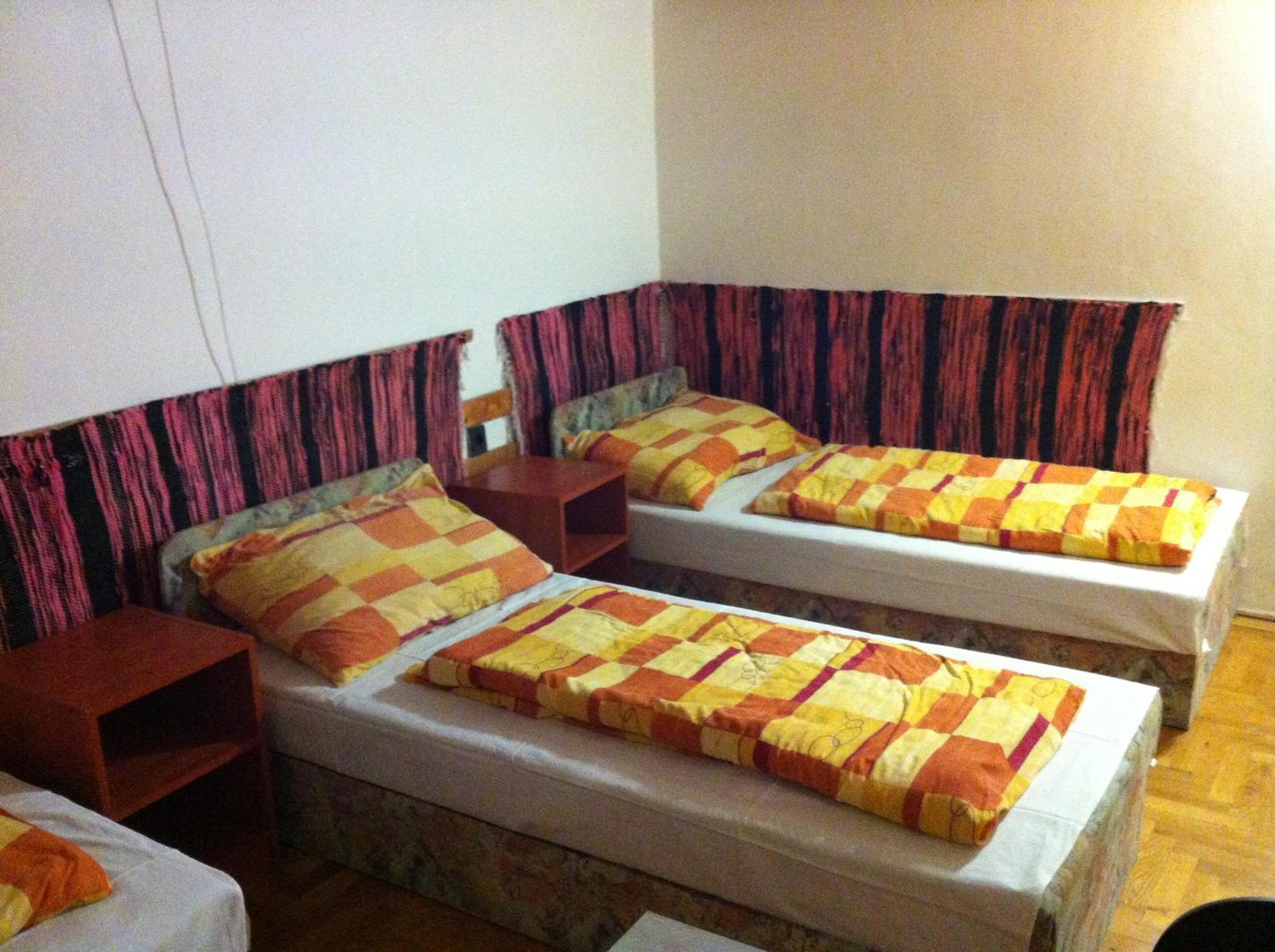 Season Hostel 2 Budapest Exterior photo