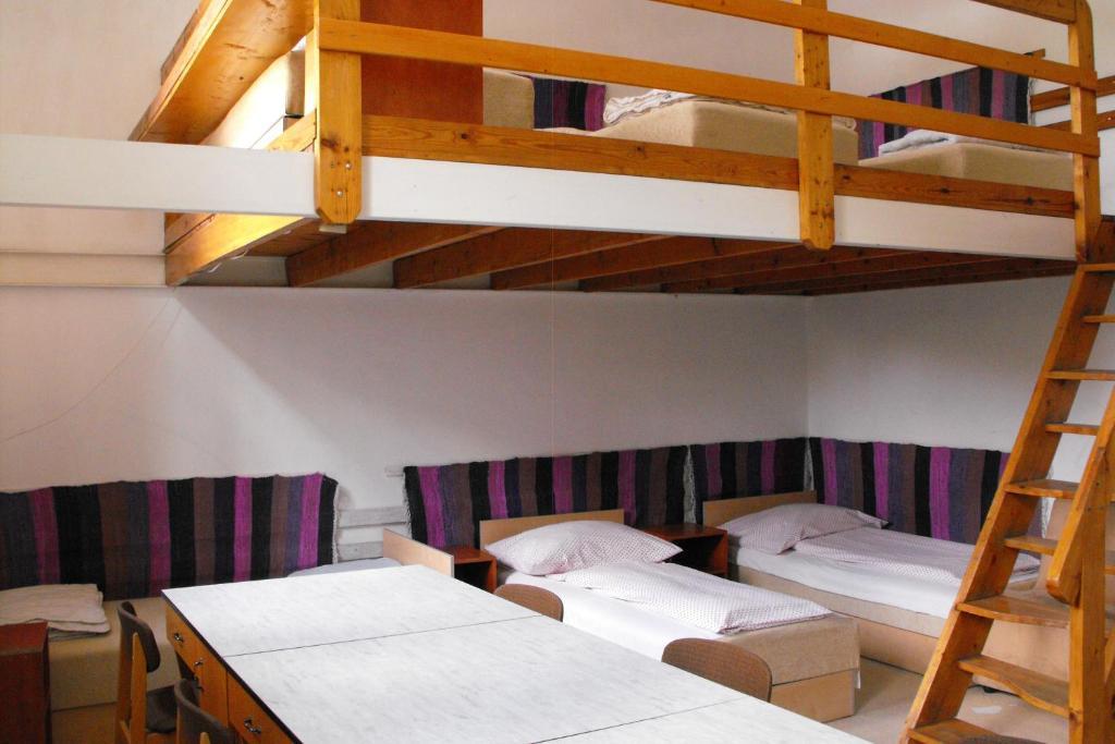 Season Hostel 2 Budapest Room photo